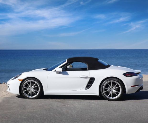 2013-2020_porsche_boxster3.jpg